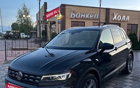 Volkswagen Tiguan II, 2018 год, 2 650 000 рублей, 3 фотография