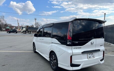 Honda Stepwgn IV, 2018 год, 1 935 000 рублей, 3 фотография
