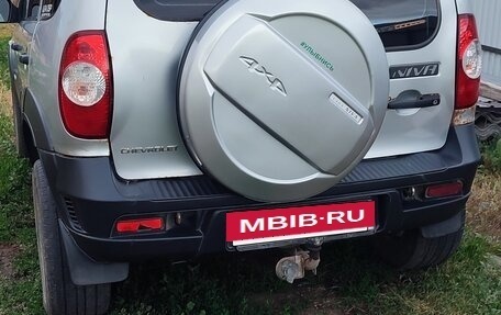 Chevrolet Niva I рестайлинг, 2011 год, 240 000 рублей, 3 фотография