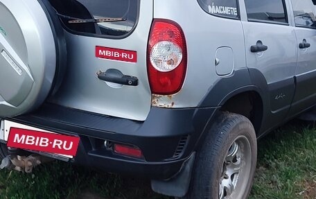 Chevrolet Niva I рестайлинг, 2011 год, 240 000 рублей, 4 фотография