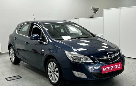 Opel Astra J, 2011 год, 820 000 рублей, 2 фотография