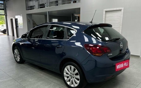 Opel Astra J, 2011 год, 820 000 рублей, 3 фотография