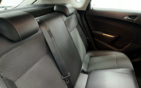 Opel Astra J, 2011 год, 820 000 рублей, 18 фотография