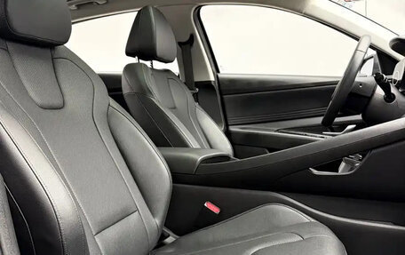 Hyundai Elantra, 2023 год, 1 240 000 рублей, 11 фотография