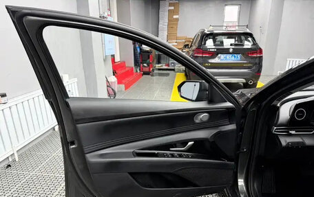 Hyundai Elantra, 2023 год, 1 240 000 рублей, 16 фотография