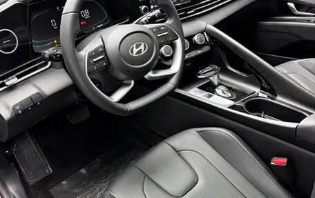 Hyundai Elantra, 2023 год, 1 240 000 рублей, 17 фотография
