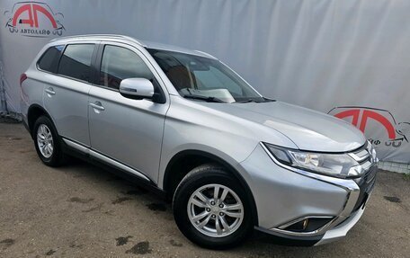 Mitsubishi Outlander III рестайлинг 3, 2017 год, 1 799 000 рублей, 1 фотография