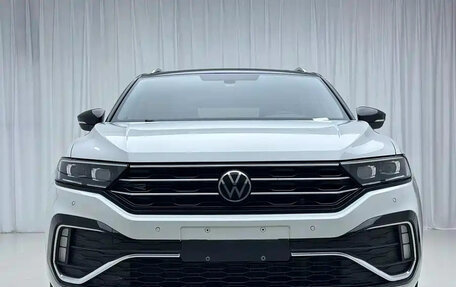 Volkswagen T-Roc I, 2022 год, 1 310 000 рублей, 2 фотография