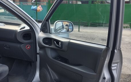 Hyundai Santa Fe III рестайлинг, 2003 год, 550 000 рублей, 3 фотография