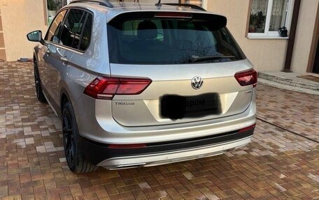 Volkswagen Tiguan II, 2020 год, 2 300 000 рублей, 2 фотография