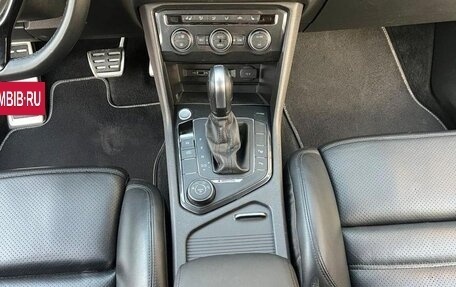 Volkswagen Tiguan II, 2020 год, 2 300 000 рублей, 18 фотография