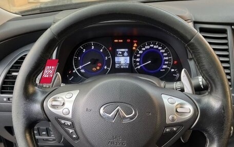 Infiniti QX70, 2014 год, 2 300 000 рублей, 8 фотография