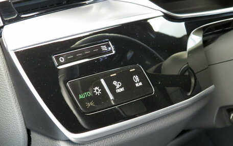Audi A8, 2022 год, 10 600 000 рублей, 12 фотография