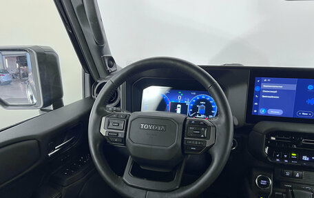 Toyota Land Cruiser Prado, 2024 год, 9 999 000 рублей, 26 фотография
