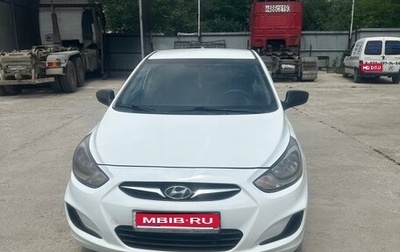 Hyundai Solaris II рестайлинг, 2013 год, 690 000 рублей, 1 фотография