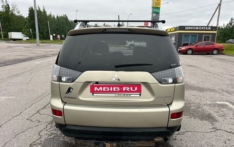 Mitsubishi Outlander III рестайлинг 3, 2007 год, 600 000 рублей, 8 фотография
