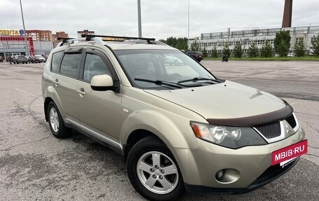 Mitsubishi Outlander III рестайлинг 3, 2007 год, 600 000 рублей, 3 фотография