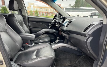 Mitsubishi Outlander III рестайлинг 3, 2007 год, 600 000 рублей, 13 фотография