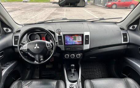 Mitsubishi Outlander III рестайлинг 3, 2007 год, 600 000 рублей, 16 фотография