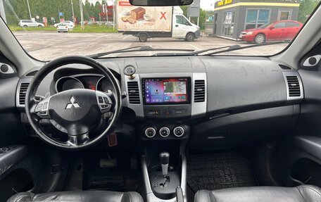 Mitsubishi Outlander III рестайлинг 3, 2007 год, 600 000 рублей, 17 фотография