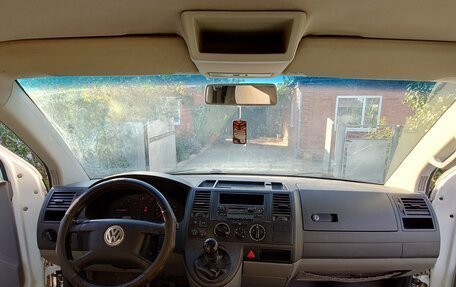 Volkswagen Transporter T5 рестайлинг, 2004 год, 1 000 000 рублей, 8 фотография