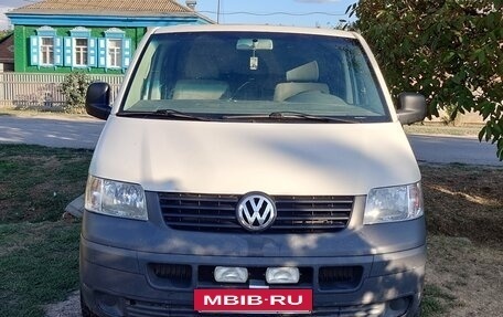 Volkswagen Transporter T5 рестайлинг, 2004 год, 1 000 000 рублей, 2 фотография