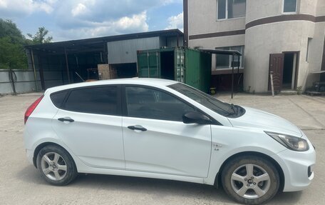 Hyundai Solaris II рестайлинг, 2013 год, 690 000 рублей, 3 фотография