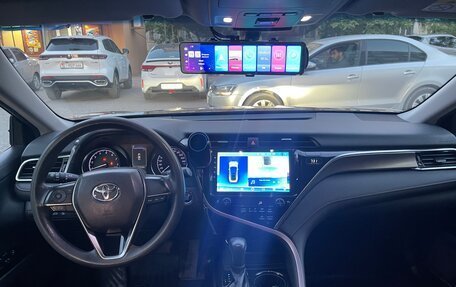 Toyota Camry, 2018 год, 2 380 000 рублей, 8 фотография