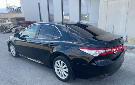 Toyota Camry, 2018 год, 2 380 000 рублей, 4 фотография