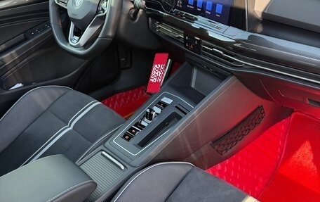 Volkswagen Golf VIII, 2022 год, 2 750 000 рублей, 2 фотография