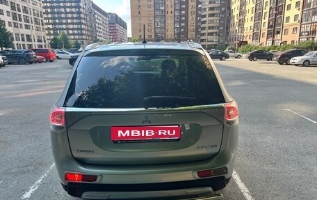 Mitsubishi Outlander III рестайлинг 3, 2014 год, 1 450 000 рублей, 5 фотография