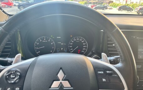 Mitsubishi Outlander III рестайлинг 3, 2014 год, 1 450 000 рублей, 15 фотография