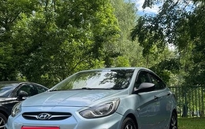 Hyundai Solaris II рестайлинг, 2011 год, 715 000 рублей, 1 фотография