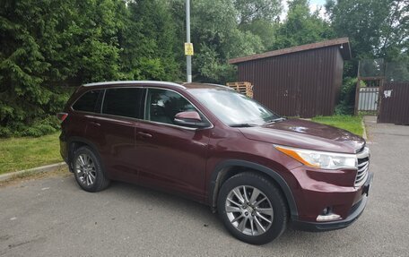 Toyota Highlander III, 2015 год, 3 400 000 рублей, 2 фотография