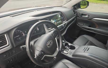 Toyota Highlander III, 2015 год, 3 400 000 рублей, 6 фотография