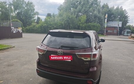 Toyota Highlander III, 2015 год, 3 400 000 рублей, 3 фотография