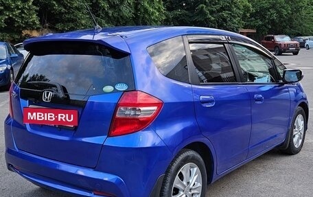 Honda Fit III, 2010 год, 830 000 рублей, 3 фотография