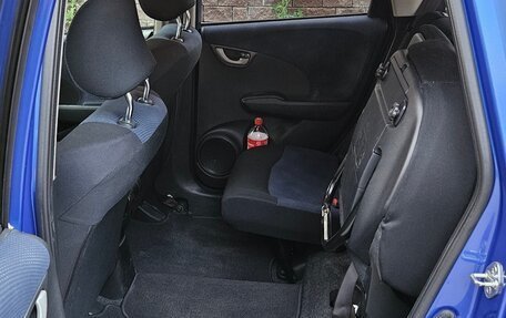 Honda Fit III, 2010 год, 830 000 рублей, 17 фотография