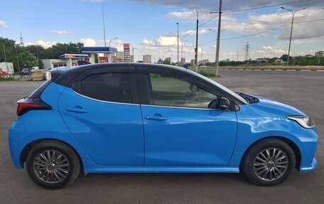 Toyota Yaris, 2021 год, 1 649 999 рублей, 6 фотография