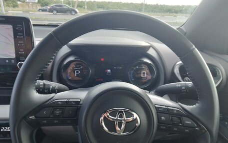 Toyota Yaris, 2021 год, 1 649 999 рублей, 12 фотография