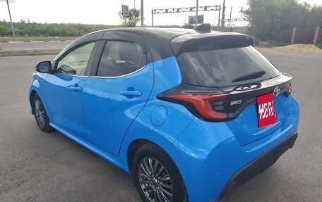 Toyota Yaris, 2021 год, 1 649 999 рублей, 3 фотография