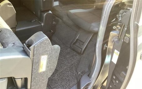 Toyota Sienta II, 2021 год, 1 200 000 рублей, 17 фотография