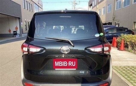 Toyota Sienta II, 2021 год, 1 200 000 рублей, 6 фотография