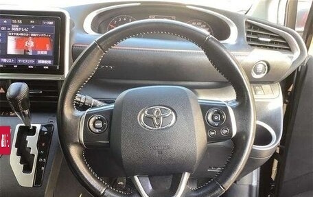 Toyota Sienta II, 2021 год, 1 200 000 рублей, 23 фотография