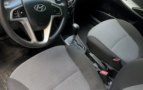 Hyundai Solaris II рестайлинг, 2011 год, 715 000 рублей, 7 фотография