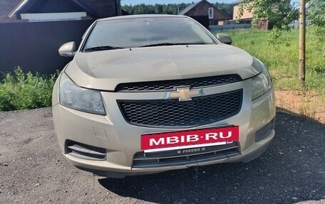 Chevrolet Cruze II, 2011 год, 700 000 рублей, 3 фотография