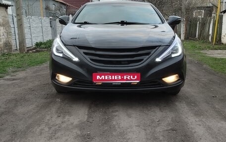 Hyundai Sonata VI, 2011 год, 870 000 рублей, 1 фотография