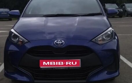 Toyota Yaris, 2023 год, 1 099 999 рублей, 1 фотография