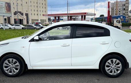 KIA Rio IV, 2018 год, 925 000 рублей, 2 фотография