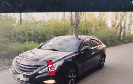 Hyundai Sonata VI, 2011 год, 870 000 рублей, 2 фотография
